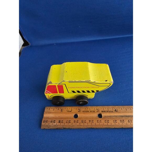 Greenbrier - Wood Yellow Toy Construction Truck - loose - Picture 7 of 8